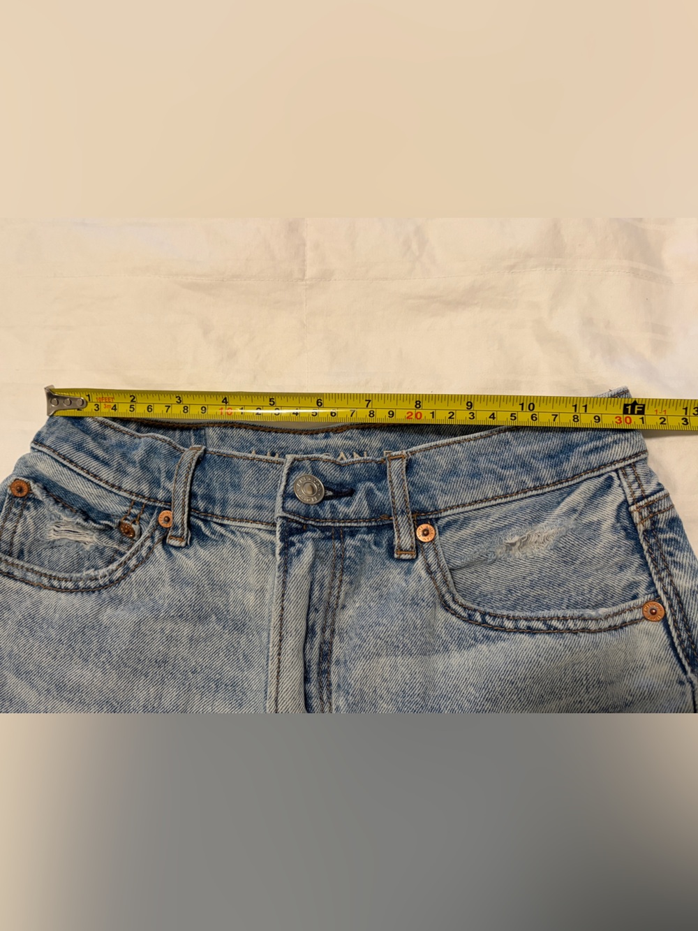 American Eagle high rise Light Wash Ripped Denim Shorts - Picture 5 of 6